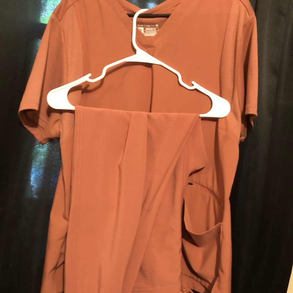 Blush Scrub Top and Pants Set carharrt worn once 2x top xl bottom